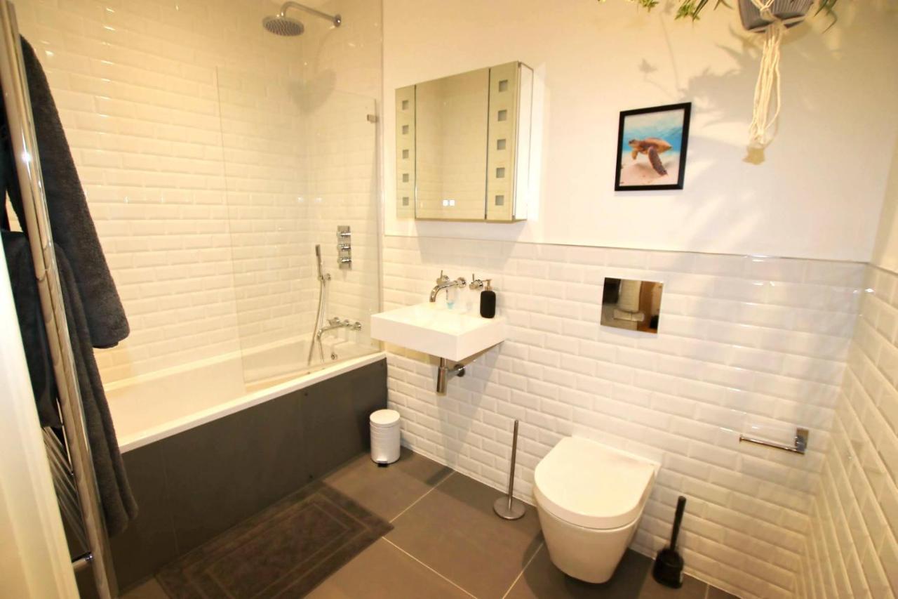 Modern Home For Small Groups By Stones Throw Apartments - Free Parking - Sea View Worthing Exterior foto